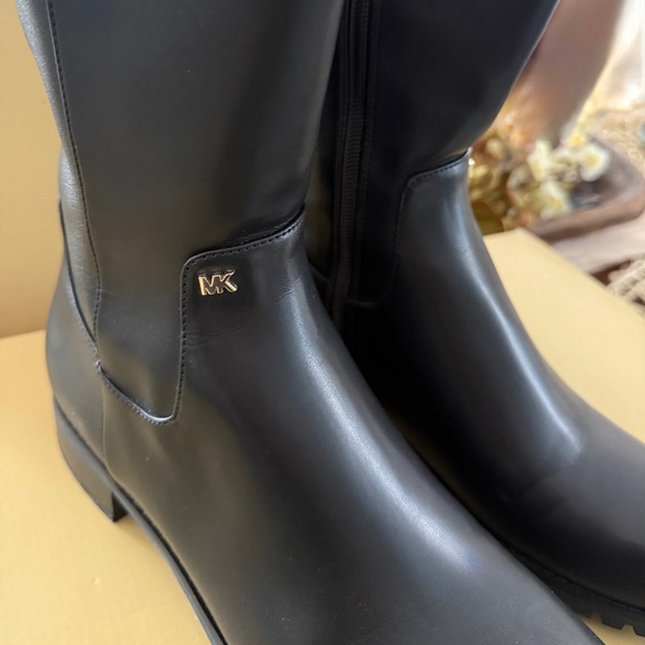 NIB Michael Kors Britt Boot Size 9 - Picture 3 of 15